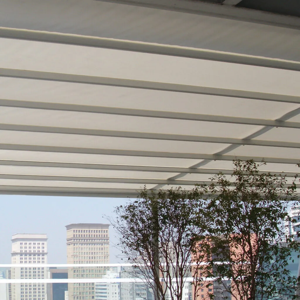 Cobertura retrátil para proteção de duplex