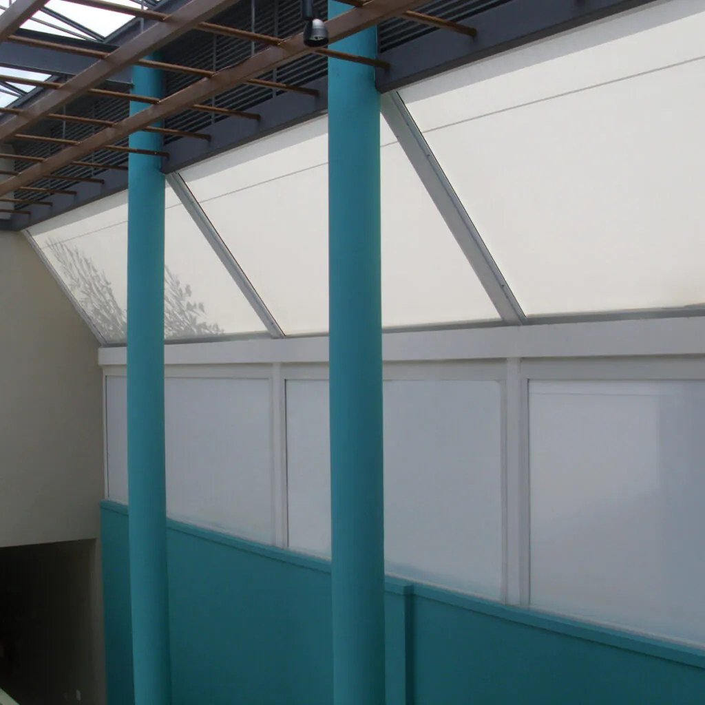 O Lunero ZipLine, da Stobag para a Copato, apresenta guias laterais e pistões a gás