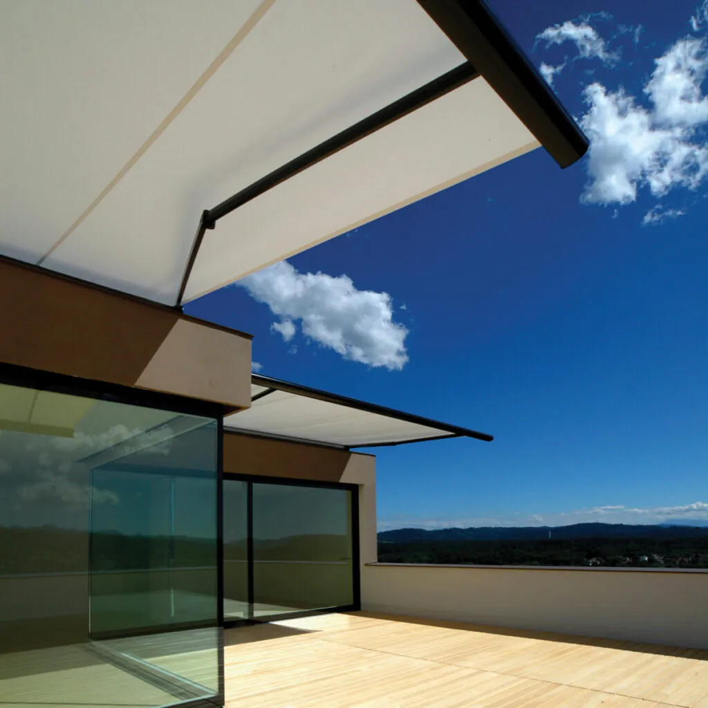 Toldo com box para sombra em ambientes com exposição solar direta