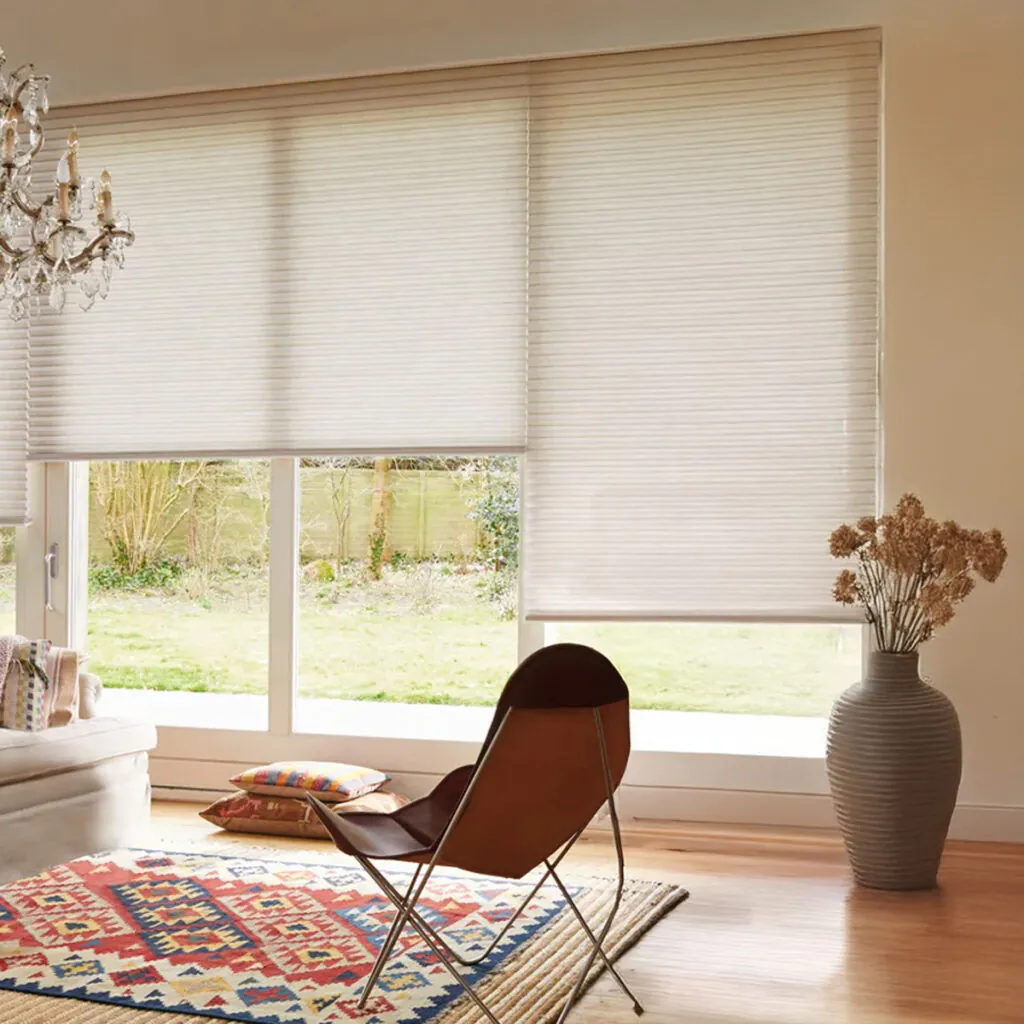 Elegância e proteção solar com cortina celular da Copato