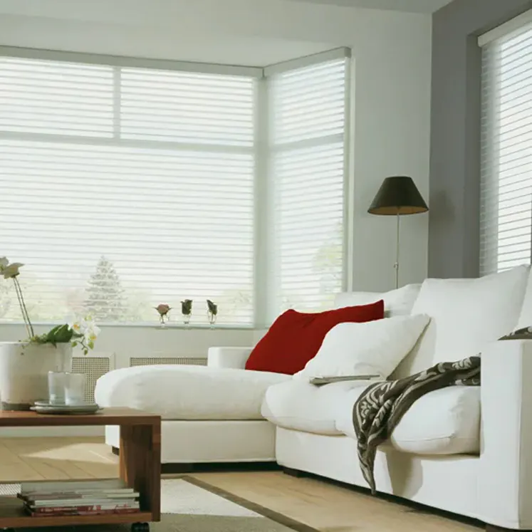 Cortina Nuance em tons neutros, combinando com decoração clean