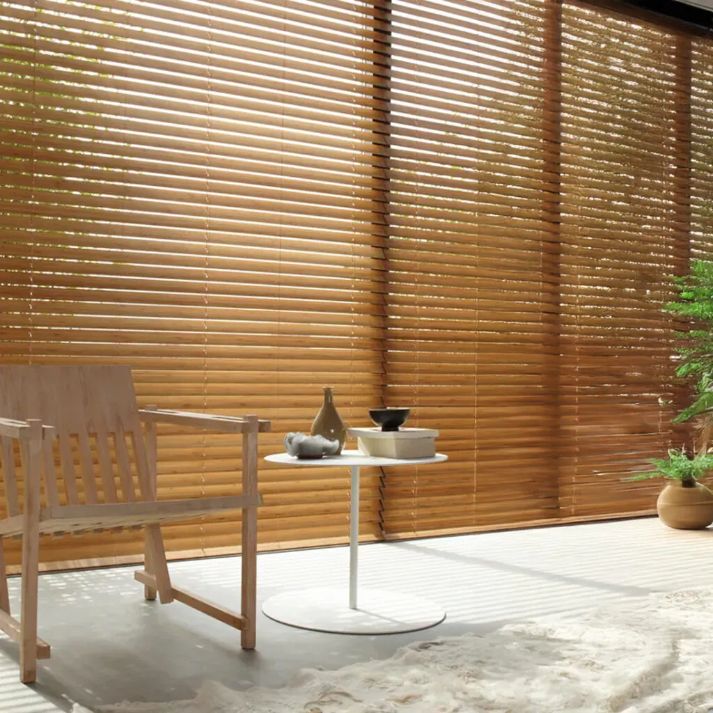 Persiana horizontal sob medida em madeira